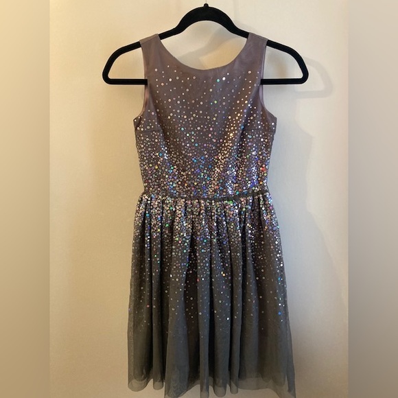 Dress - Picture 3 of 4